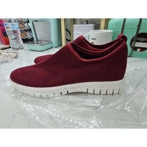 Blondo Waterproof Knit Womens 9 M Slip On Sneakers Shoes Wine color